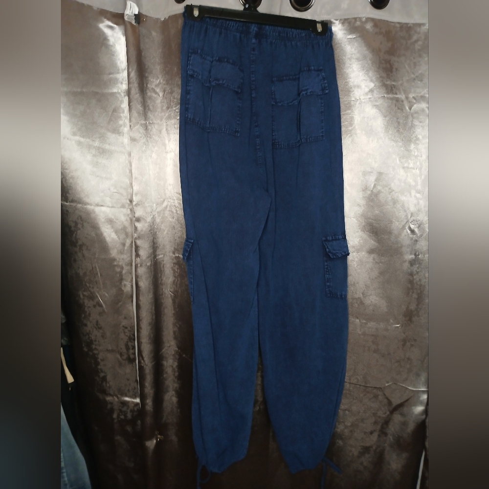 Women's Blue Jogger Capris - Picture 6 of 8